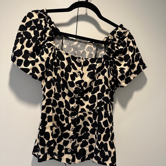 HM Button Front Pattern Blouse - Picture 2 of 3